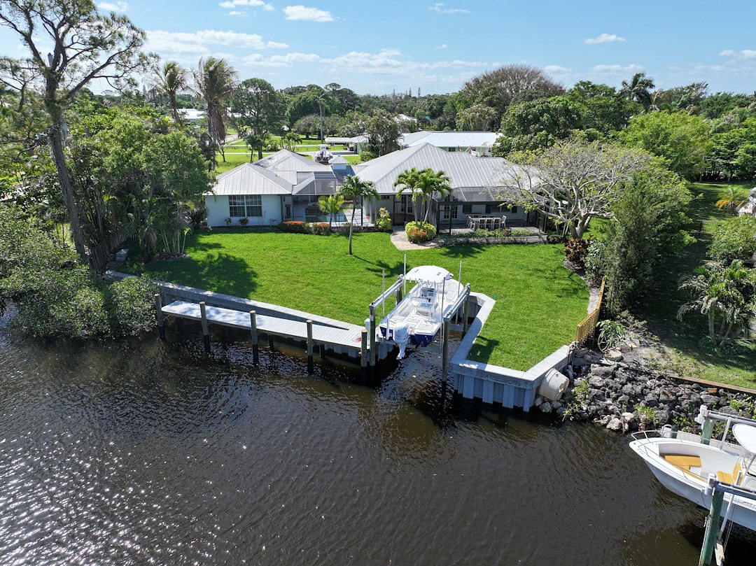 Boat Lift, Seawall & Dock Construction in Stuart, Florida